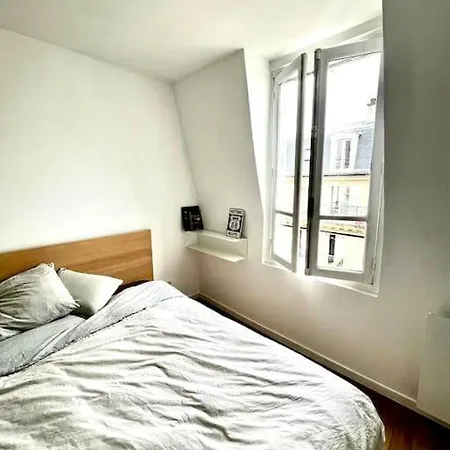 Amazing Duplex Les Batignolles, Apartment Paris