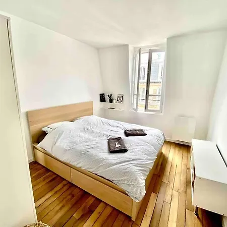 Amazing Duplex Les Batignolles, Apartment Paris